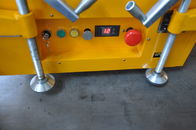 O mini móbil de utilização longo do período Scissor o elevador com carga 200Kg e cor amarela