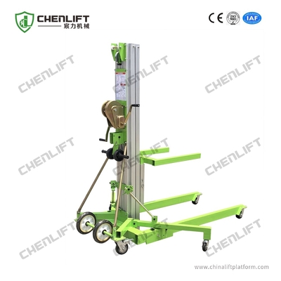 Elevador Manual Portátil de Material com Travas Giratórias Operado Manualmente